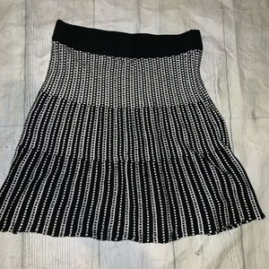 Candies  size small think comfy skirt